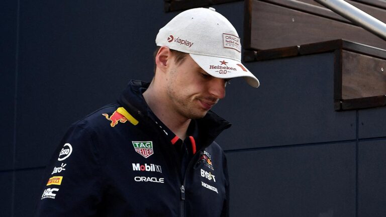 ¡Qué susto! Max Verstappen reacciona al choque de Checo Pérez en la largada del Gran Premio de Mónaco