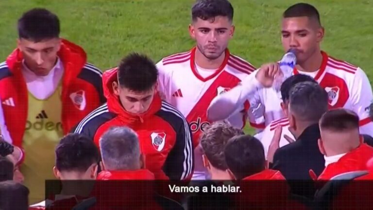 La arenga que no arenga de Martín Demichelis antes de los penales en River vs Temperley