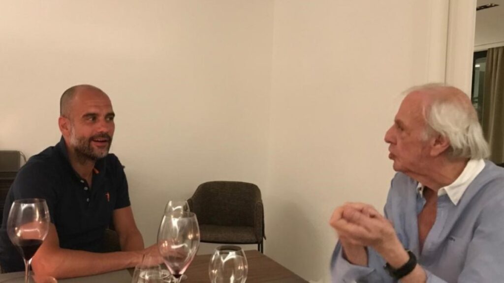 Pep Guardiola y César Luis Menotti, en una charla en 2018 | Foto: diario Olé