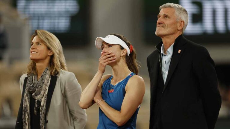 Alizé CornetAlizé Cornet se despide del tenis con una ovación en Roland Garros