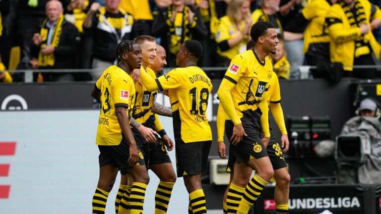 Borussia Dortmund vapulea al Augsburgo en Bundesliga y envía certero aviso al PSG