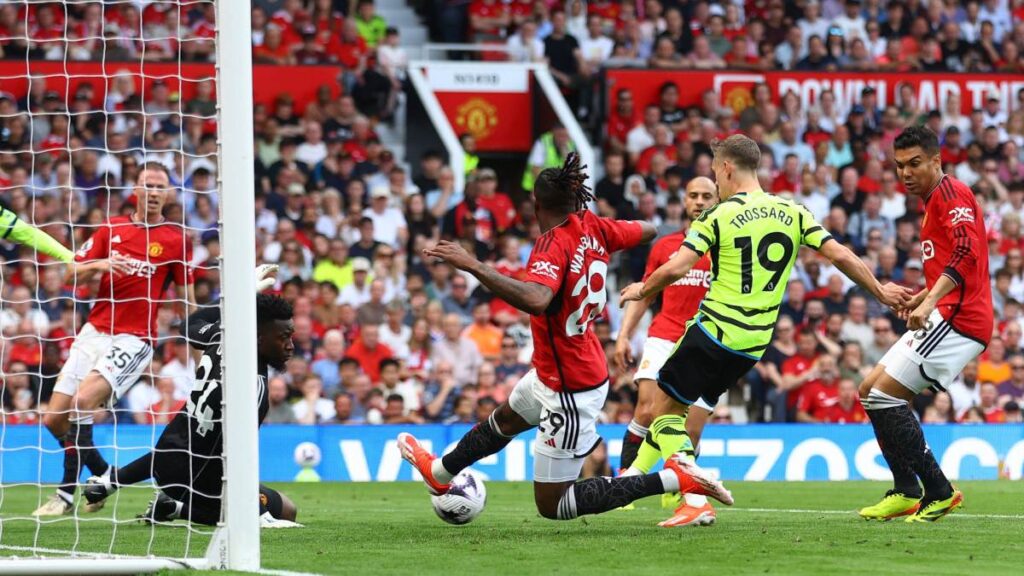 Arsenal derrota por la mínima al Manchester United para definir al campeón de Inglaterra en la última jornada de la campaña.