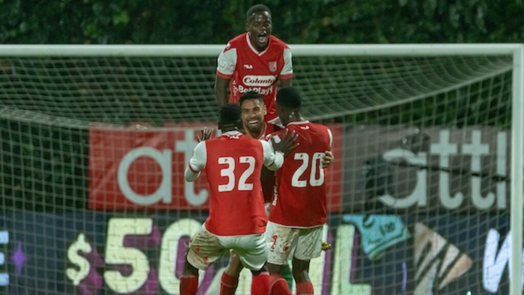 Santa Fe celebrando en la Liga | VizzorImage.