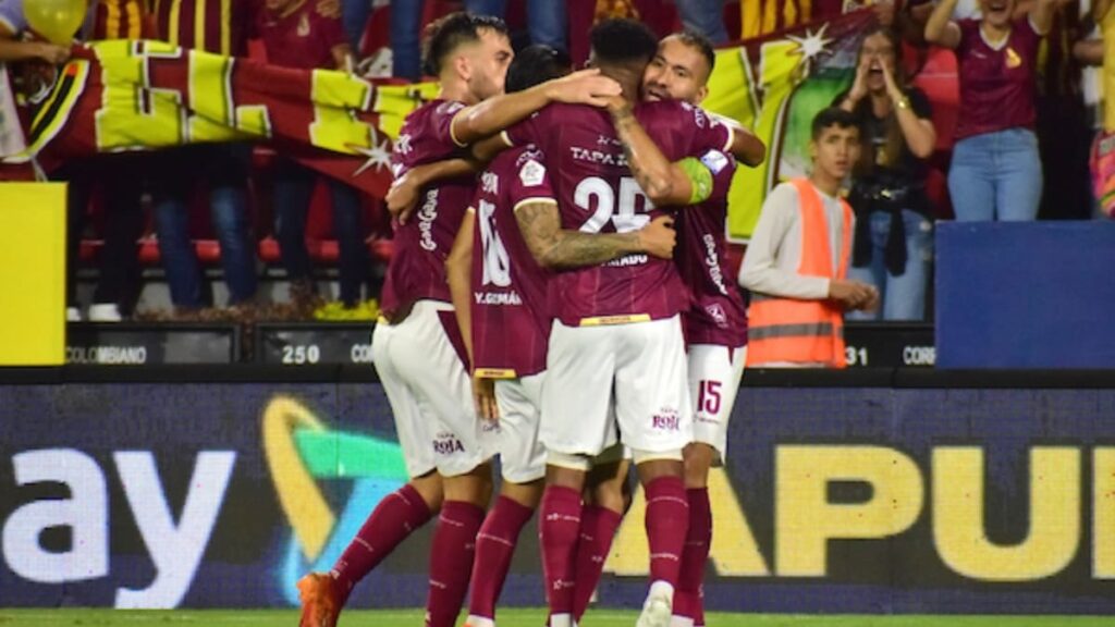 Tolima celebrando en la Liga | VizzorImage.