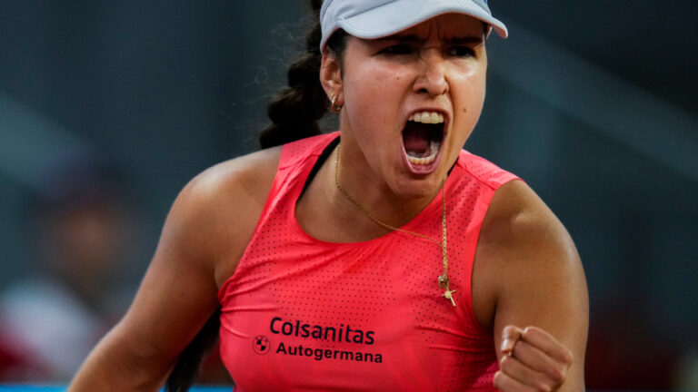 María Camila Osorio remonta un duro partido y se mete en la segunda ronda de Roland Garros