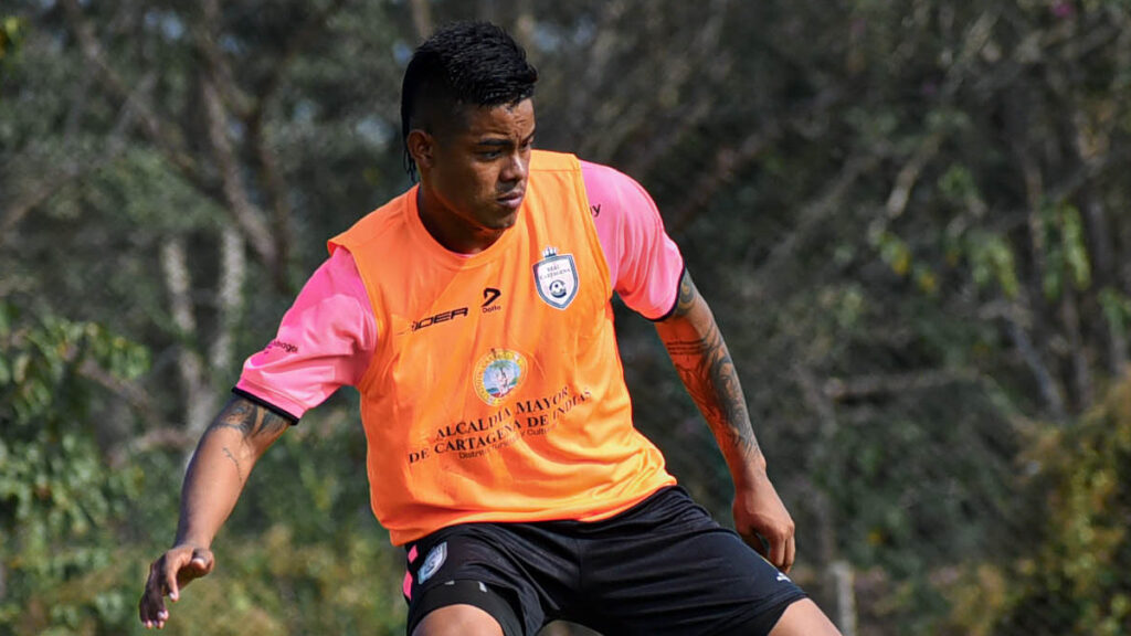 Luis 'Chino' Sandoval, en un entrenamiento. - @RealCartagena.