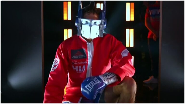 David Nyika sorprende con una entrada a lo Optimus Prime previo a la pelea de Tyson Fury vs Oleksandr Usyk