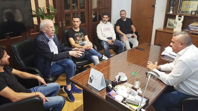 El adiós de Messi, Scaloni y varios clubes a César Luis Menotti
