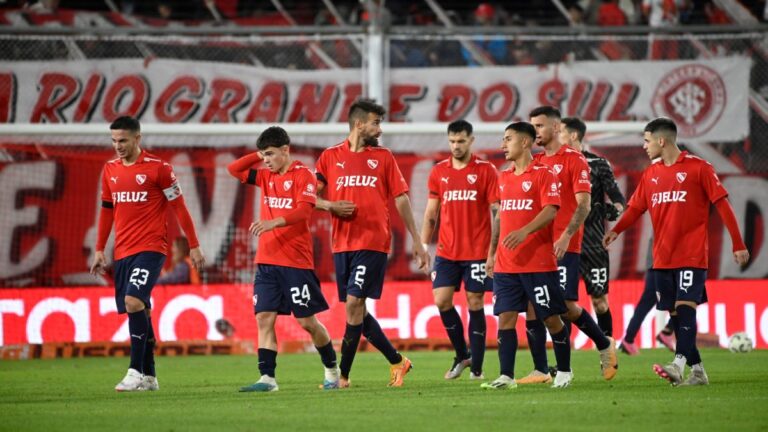 El peor debut para Independiente: derrota, un expulsado e incidentes