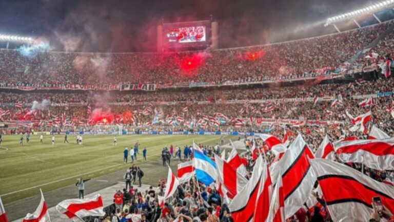 ¿Por qué la gente de River silbó a Palavecino y Herrera?