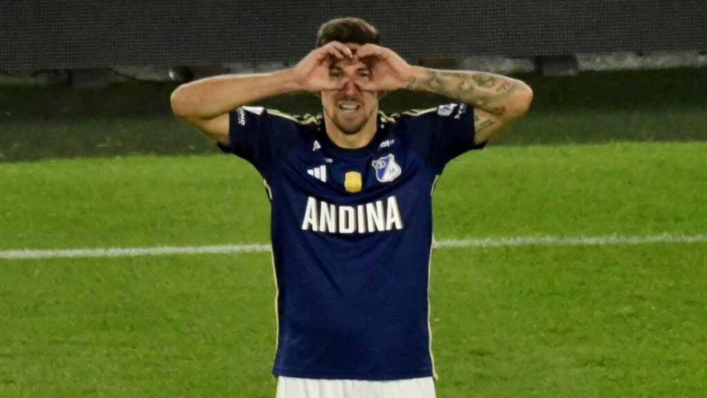 Santiago Giordana celebra un gol con Millonarios. - Vizzor Image.