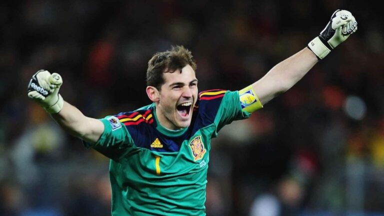 Iker Casillas festeja sus 43 años con increíble cambio de look