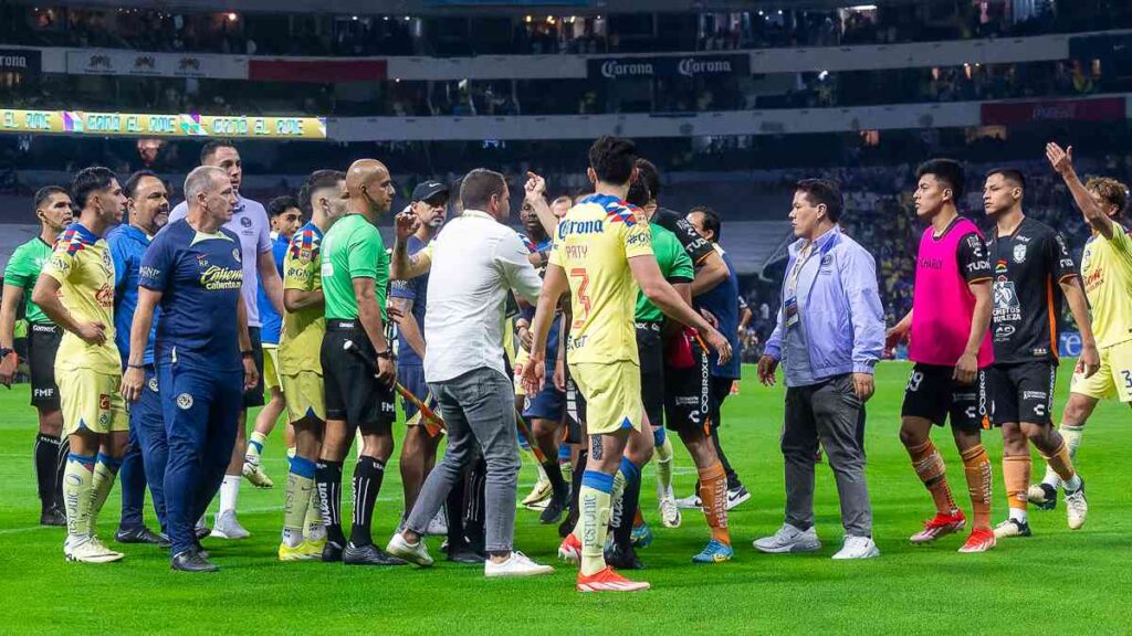 El América vs Pachuca terminó calientito