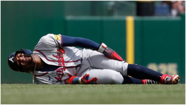 La terrible reacción de Ronald Acuña Jr después de lesionarse solo durante un partido con los Braves