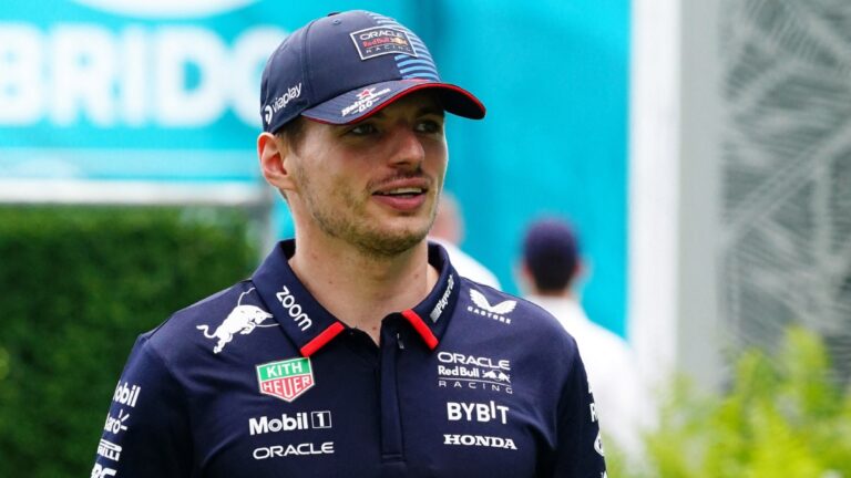 La sorpresa de Verstappen al ver como Checo Pérez casi le choca en el GP de Miami