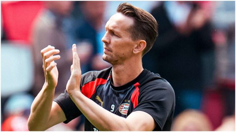 Luuk de Jong impulsa al PSV a una voltereta sobre el RKC Waalwijk y así cerrar con su histórica Eredivisie