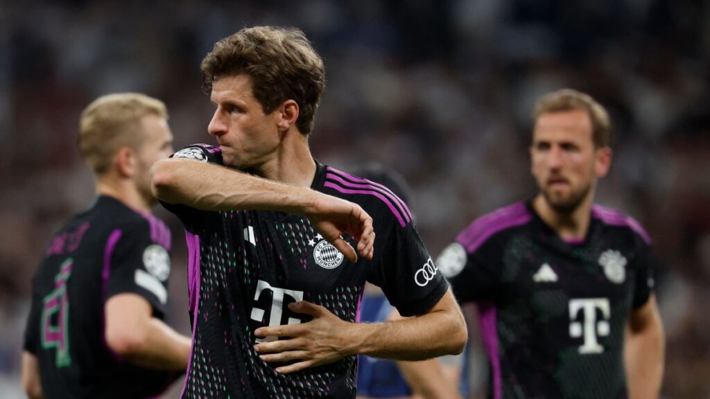 Muller se va molesto del Bernabéu | REUTERS/Juan Medina