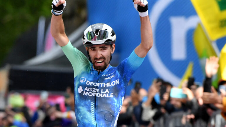 Valentin Paret-Peintre manda en Cusano Mutri en el Giro de Italia y obtiene su primer triunfo World Tour