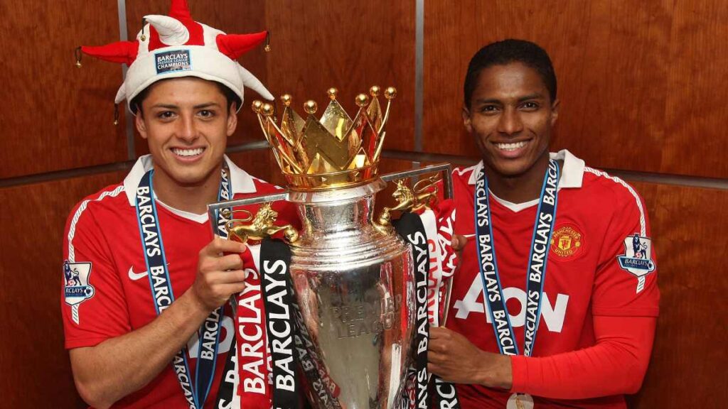 Chicharito Hernández celebra el título de Premier League