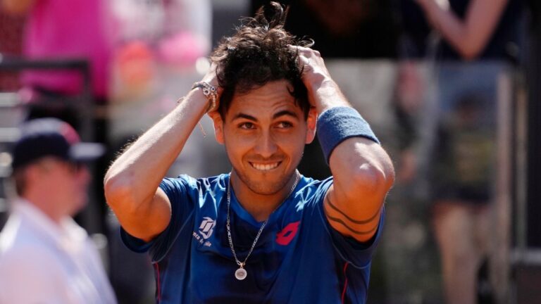 ¡Orgullo latino! El chileno Alejandro Tabilo elimina a Novak Djokovic en el Abierto de Italia