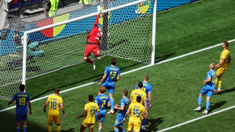 Andriy Lunin y su tarde de pesadilla: señalado tras goleada ante Rumania en el debut de Eurocopa