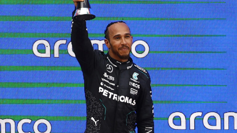 ¡Lewis Hamilton, histórico! Suma 18 temporadas consecutivas subiéndose al podio