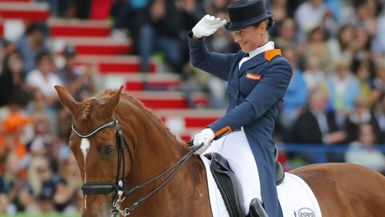 Un amigo es primero: Adelinde Cornelissen prefirió la salud de su caballo a competir por una medalla en Rio 2016