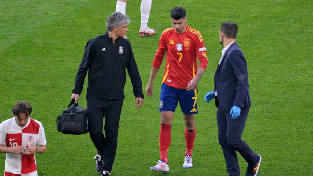 Álvaro Morata tranquiliza a toda España: "Ha sido un golpe fuerte, lo mejor era salir del campo"