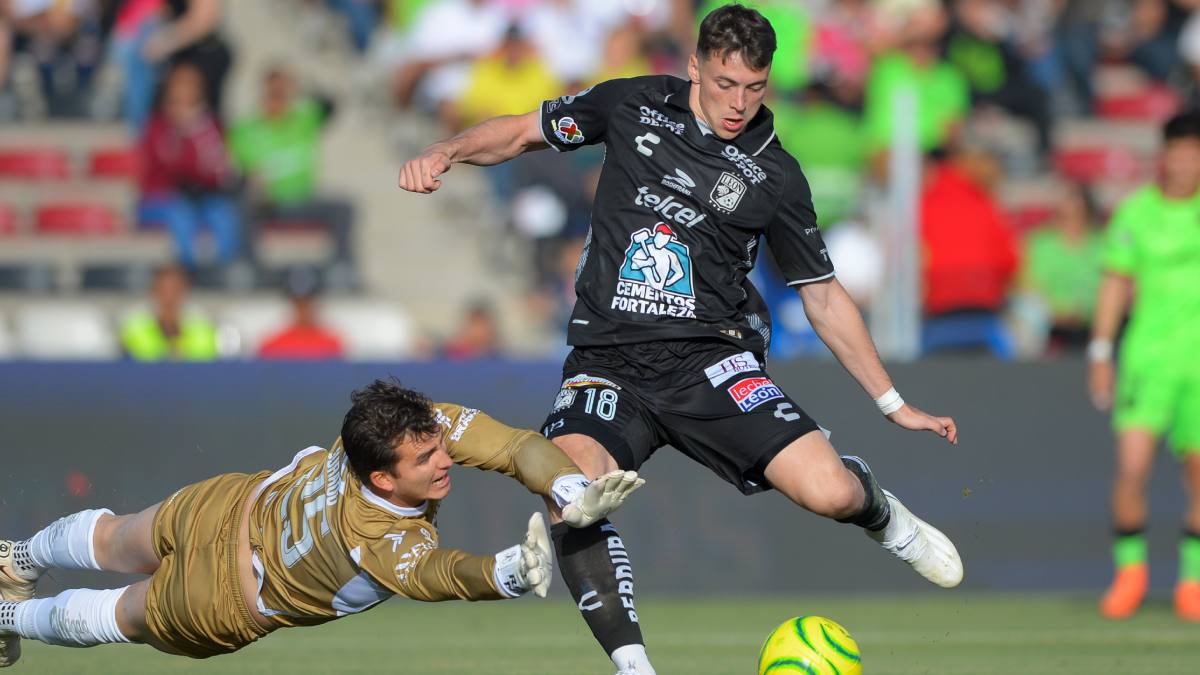 Federico Viñas reporta con León tras sufrir lesión con Uruguay