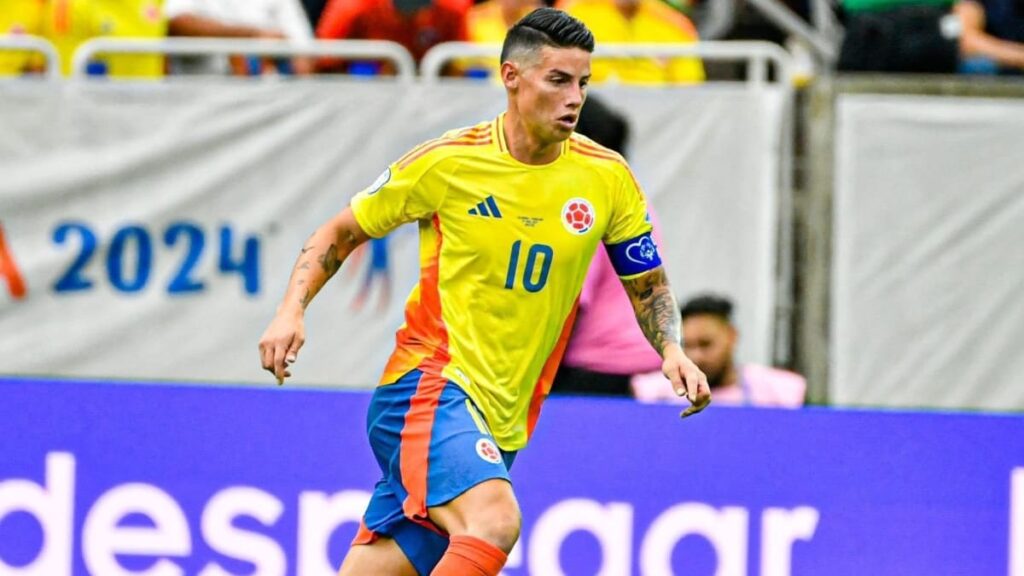 James Rodríguez jugando con Colombia.
