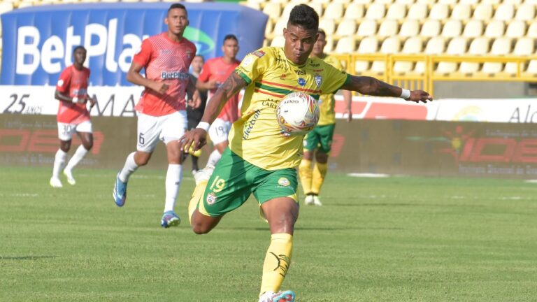Vuelve y juega: Real Cartagena aparta a Luis ‘Chino’ Sandoval por indisciplina