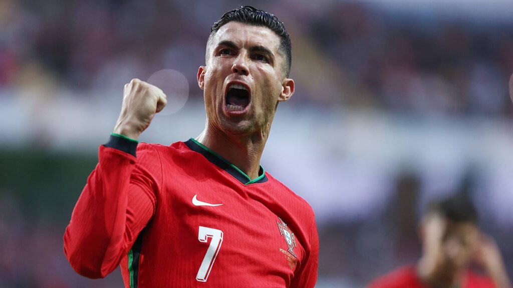 Cristiano Ronaldo aumentó su marca goleadora con Portugal. Reuters