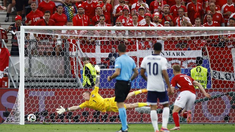 Dinamarca vs Inglaterra: ¡GOLAZO de Morten Hjulmand!