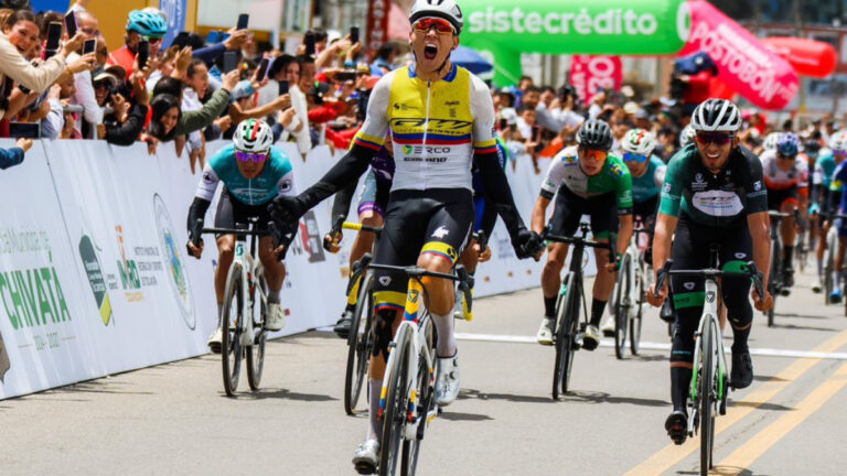 Alejandro Osorio ‘vuela’ en el sprint y se adjudica la etapa 2 de la Vuelta a Colombia en Tocancipá