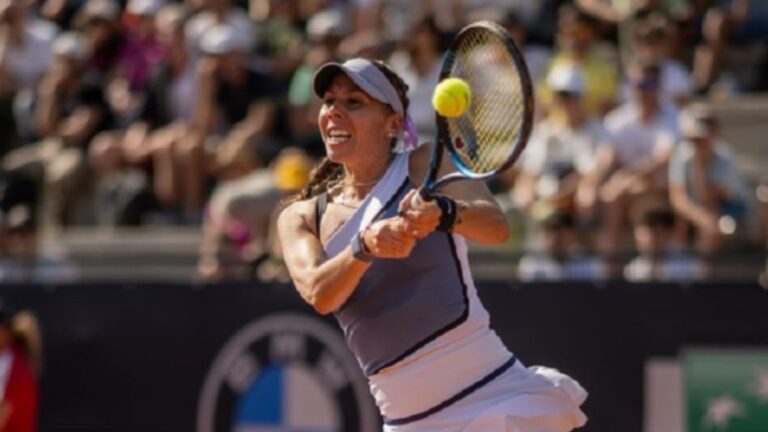 Giuliana Olmos accede a la tercera ronda de dobles femenil en Roland Garros