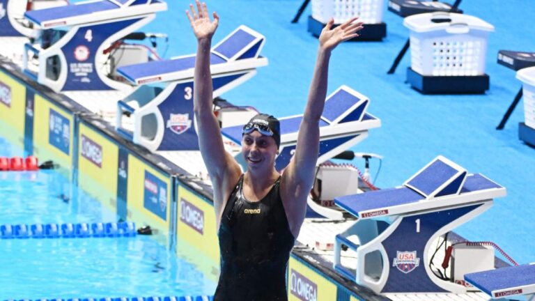 La estadounidense Gretchen Walsh rompe el récord mundial en los 100m mariposa