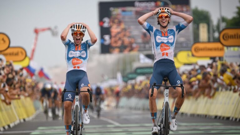 ¡Romain Bardet y el DSM viven un día inolvidable en la etapa inaugural del Tour de Francia!