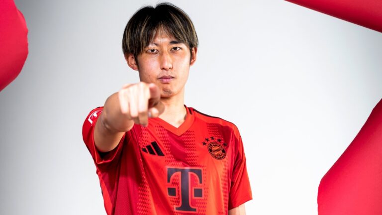 Hiroki Ito firma con el Bayern Munich hasta 2028