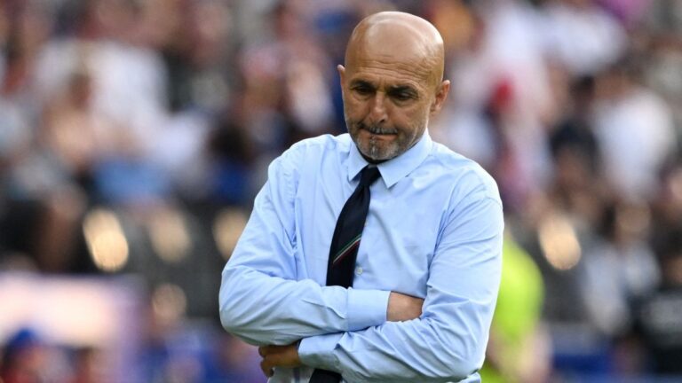 Luciano Spalletti sigue como entrenador de Italia tras eliminación temprana ante Suiza