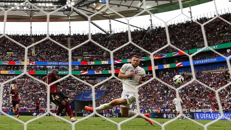Bélgica vs Eslovaquia: ¡Maldición belga! El VAR anula el segundo gol de Lukaku por mano previa
