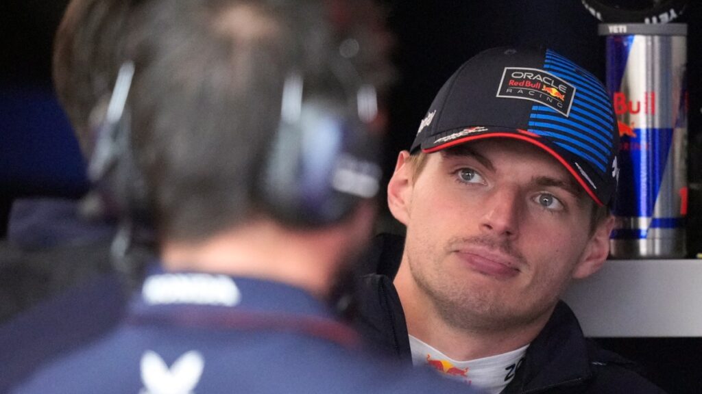Max Verstappen ve atrás a Red Bull en Canadá | REUTERS/Mathieu Belanger