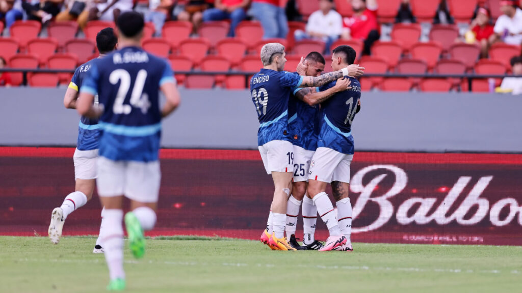 Jugadores de Paraguay celebran el gol. - @Albirroja.
