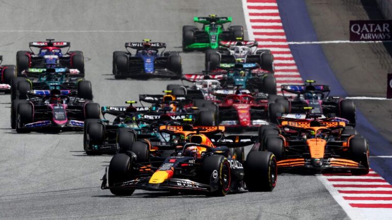 Checo Pérez largará octavo para el GP de Austria; Max Verstappen se reencuentra con la pole position