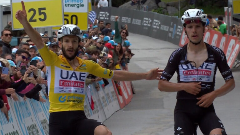 Etapa 7 del Tour de Suiza: Adam Yates vuelve a dar cátedra en la montaña y Egan Bernal salva el podio