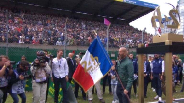 Zinedine Zidane da el banderazo de salida en las 24 Horas de Le Mans