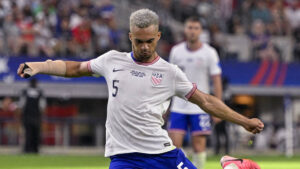 Antonee Robinson supera a Christian Pulisic como el Jugador del Año en la selección de los Estados Unidos