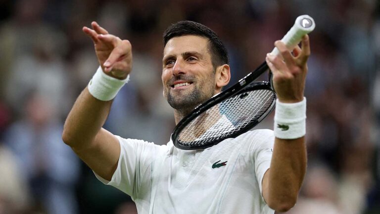 Novak Djokovic se impone a Holger Rune y al público de Wimbledon para llegar a los cuartos de final