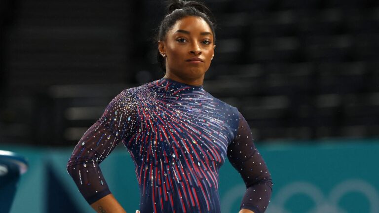 Simone Biles y el equipo de gimnasia de Estados Unidos se alista en la Arena Bercy para su debut en Paris 2024