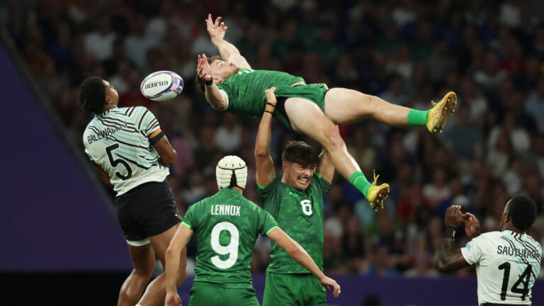 Highlights del rugby 7 en Paris 2024: Resultado del Fiji vs Irlanda de cuartos de final varonil