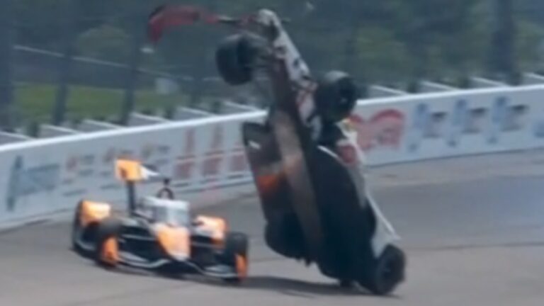 ¡Escalofriante accidente en la IndyCar! Auto vuela y casi ‘aterriza’ en otro